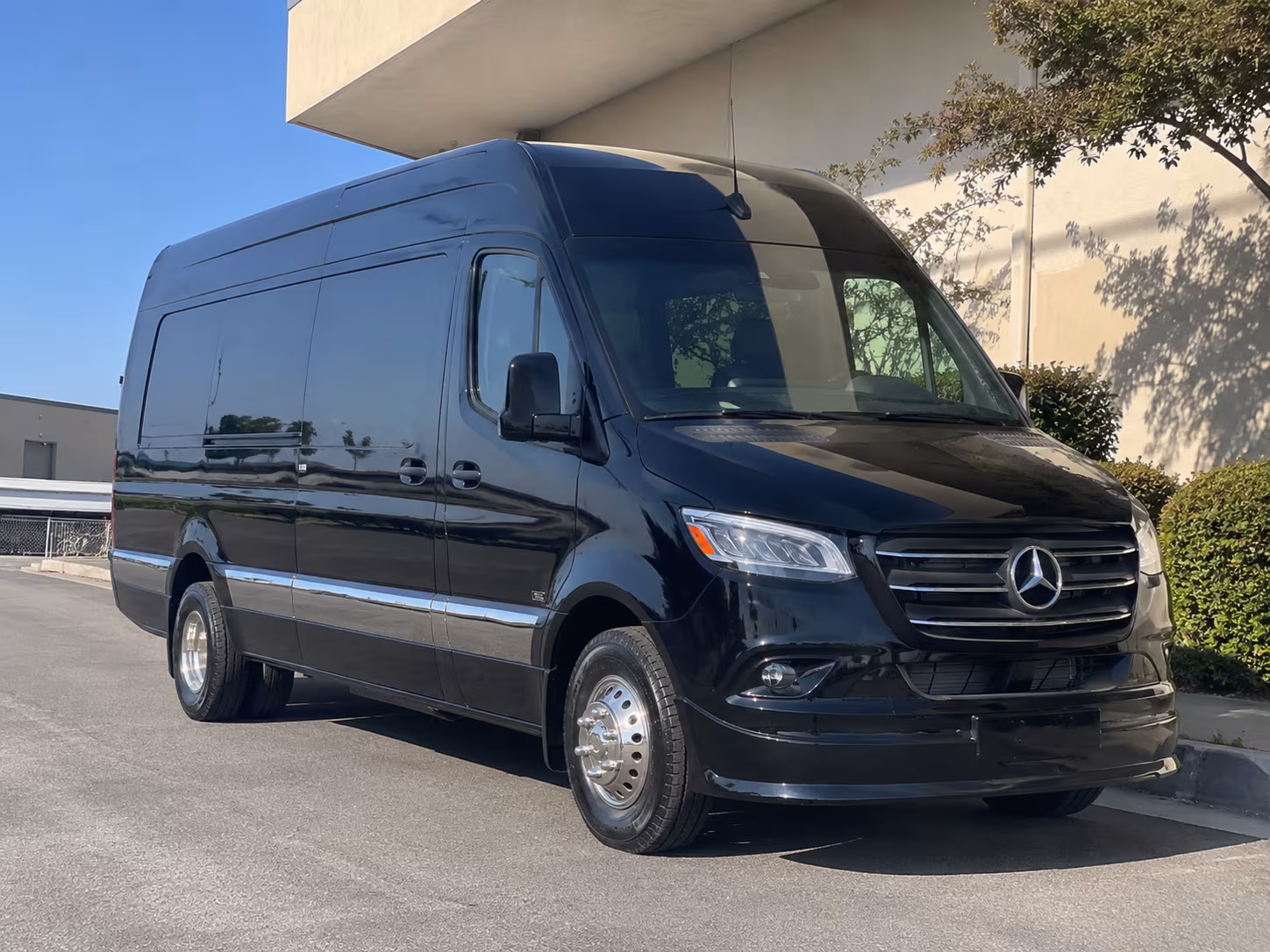 bus rental options for kennewick trips
