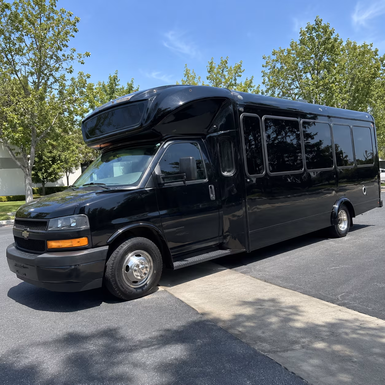 kennewick 15 passenger party bus