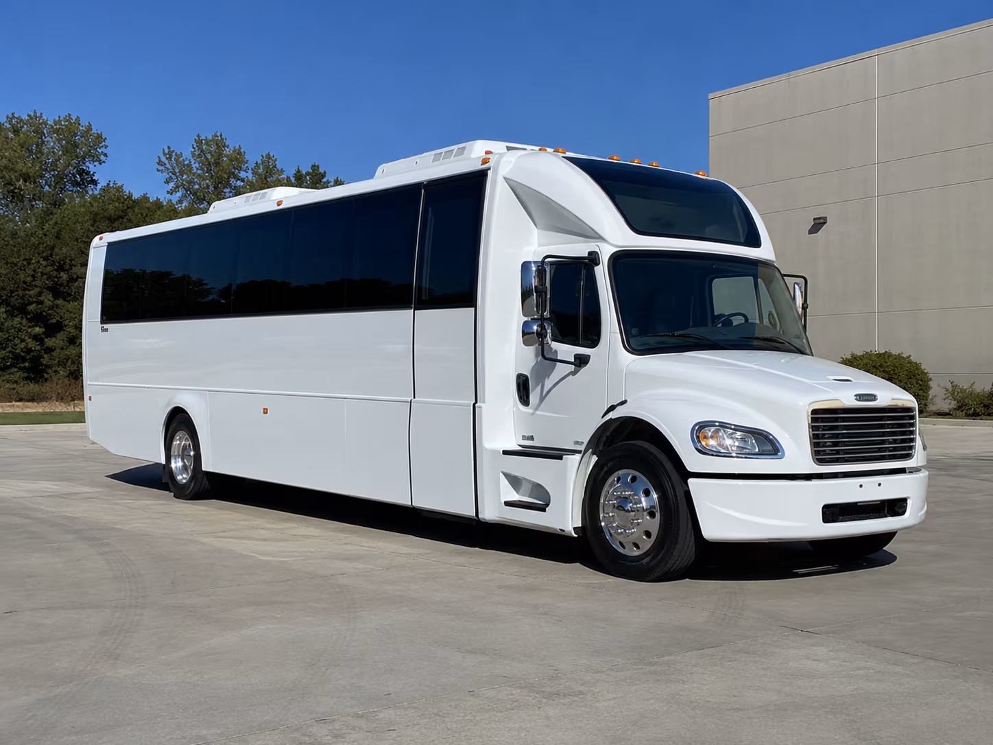 kennewick 28 passenger party bus