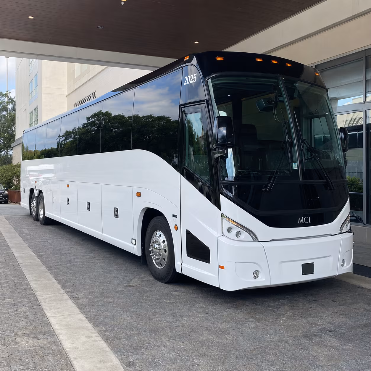 kennewick 54 passenger charter bus