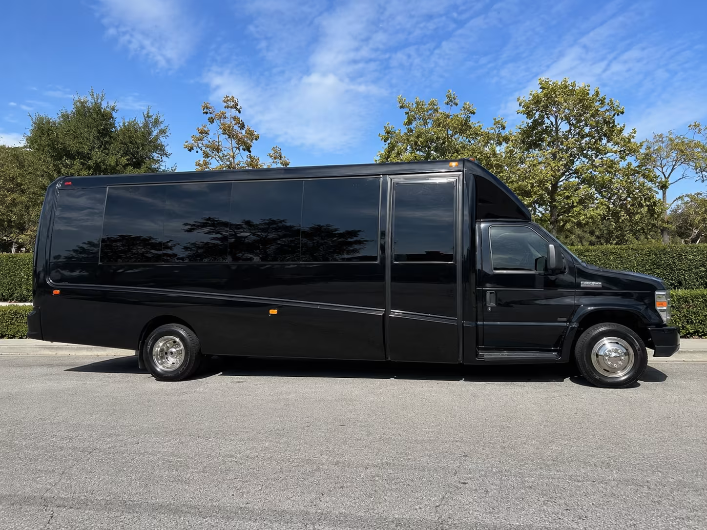 minibuses for kennewick wedding party transportation