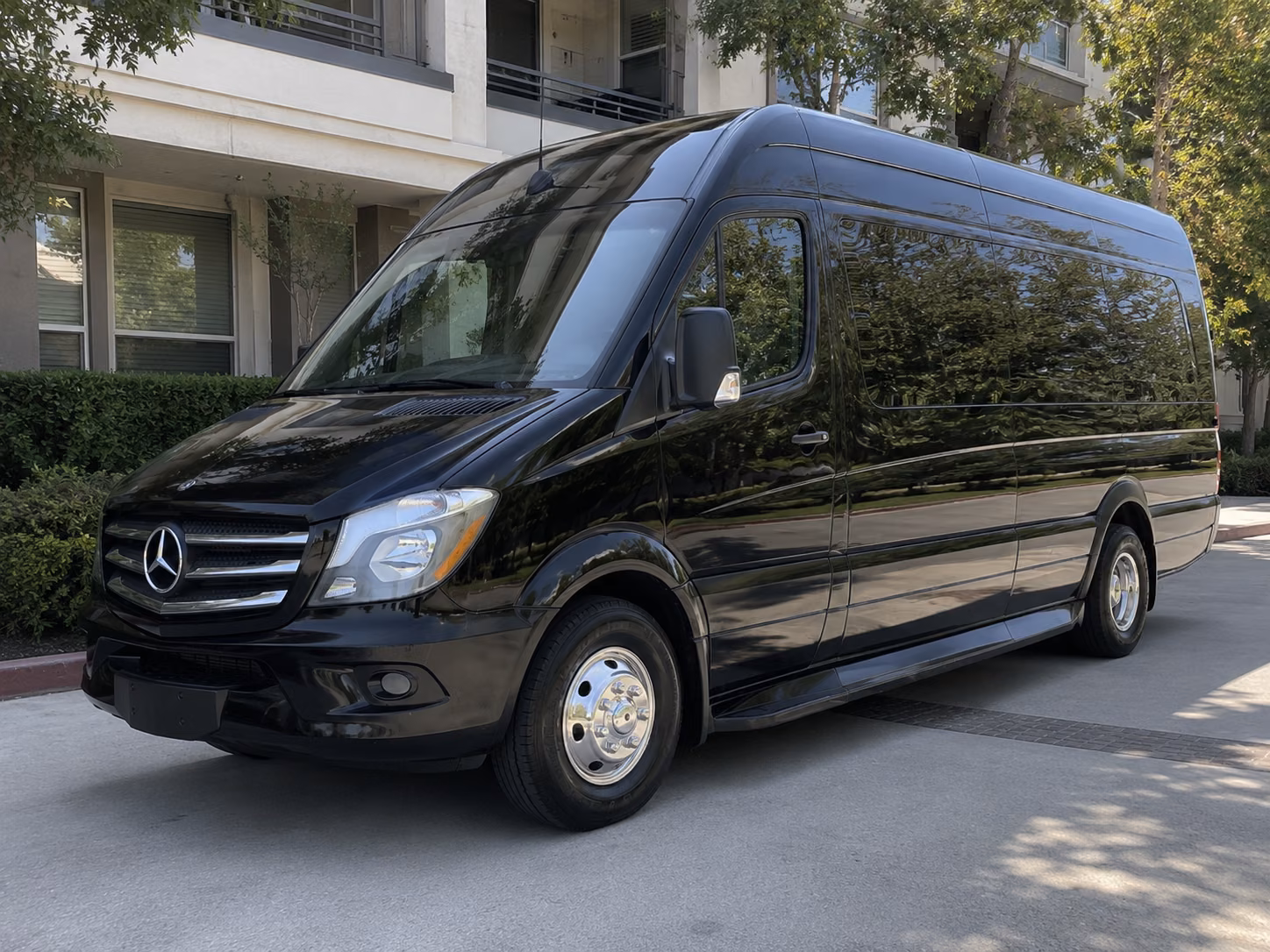 sprinter vans and limos for intimate kennewick wedding groups